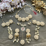 Load image into Gallery viewer, SHRUNGAR SET ( EARRINGS, TIKKA, PAIR OF HATHPHOOL, NACKLACE )