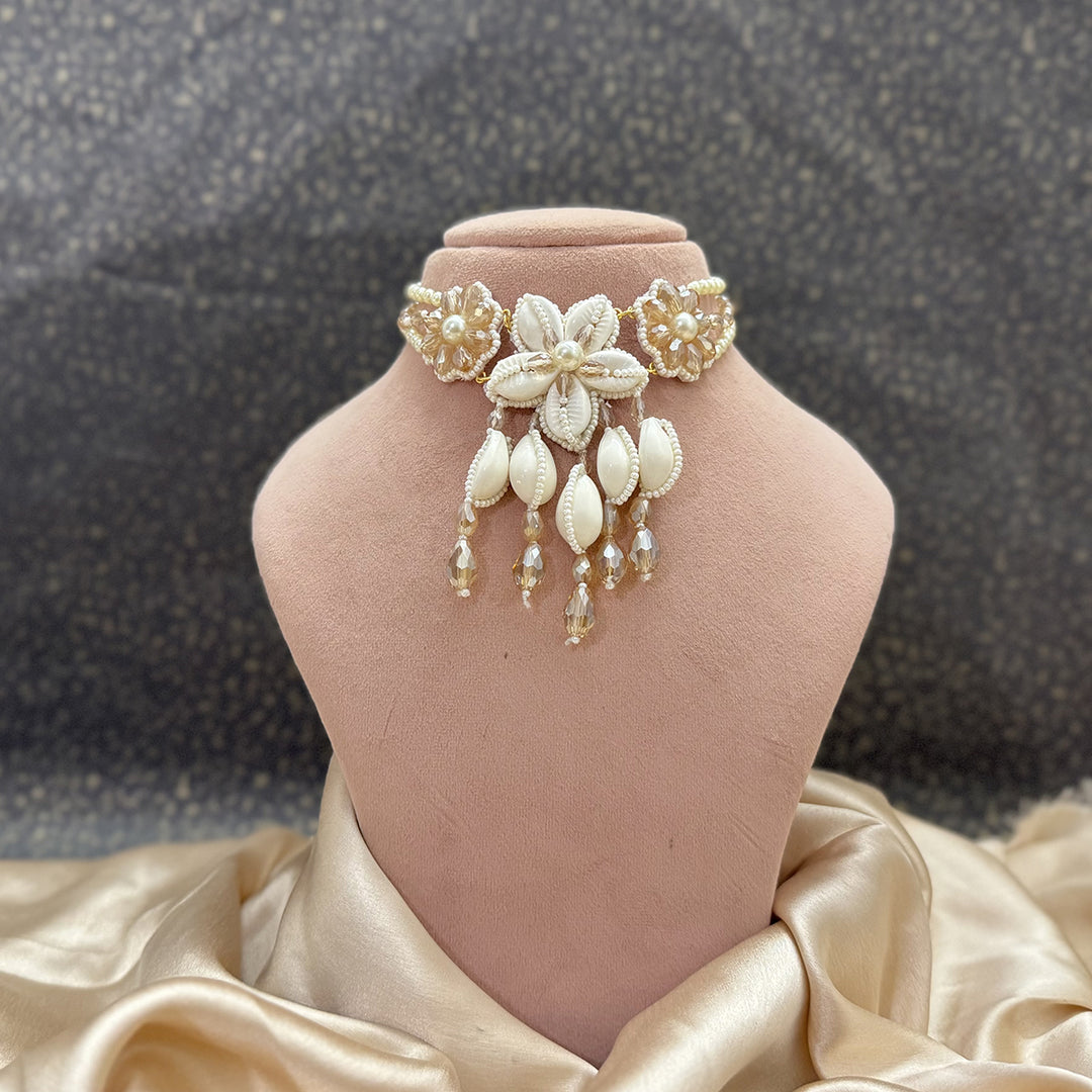 SOFT GOLDEN AURA SET ( EARRINGS, TIKKA, PAIR OF HATHPHOOL, NACKLACE, EARCHAIN )