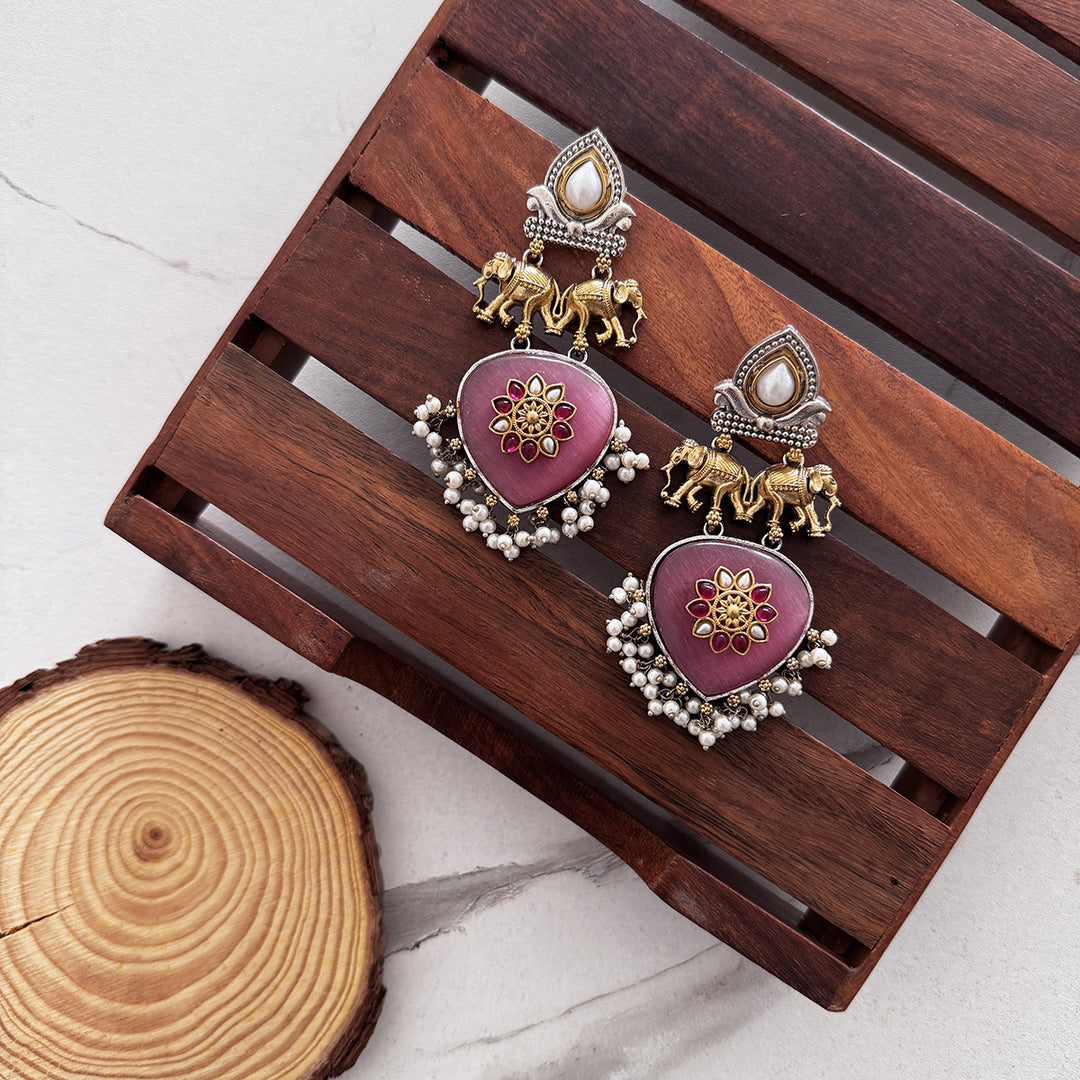 AVANTIKA DANGLER EARRINGS