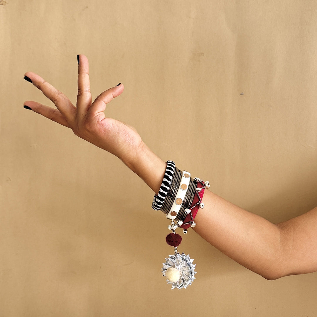 ADHIRA BANGLES SET