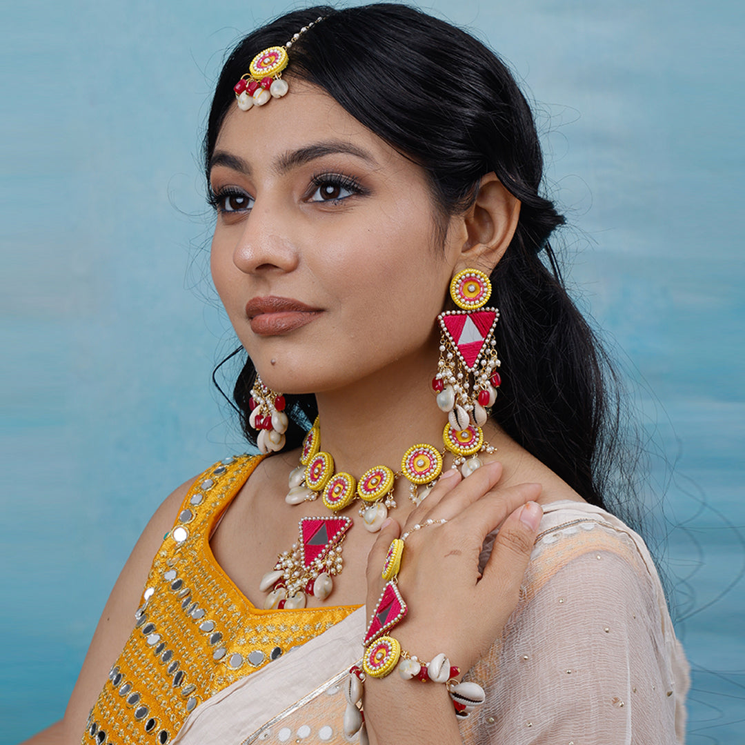 LATIKA SET ( EARRINGS, TIKKA, PAIR OF HATHPHOOL, NACKLACE )