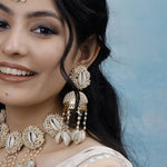 Load image into Gallery viewer, SHRUNGAR SET ( EARRINGS, TIKKA, PAIR OF HATHPHOOL, NACKLACE )