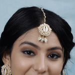Load image into Gallery viewer, SHRUNGAR SET ( EARRINGS, TIKKA, PAIR OF HATHPHOOL, NACKLACE )