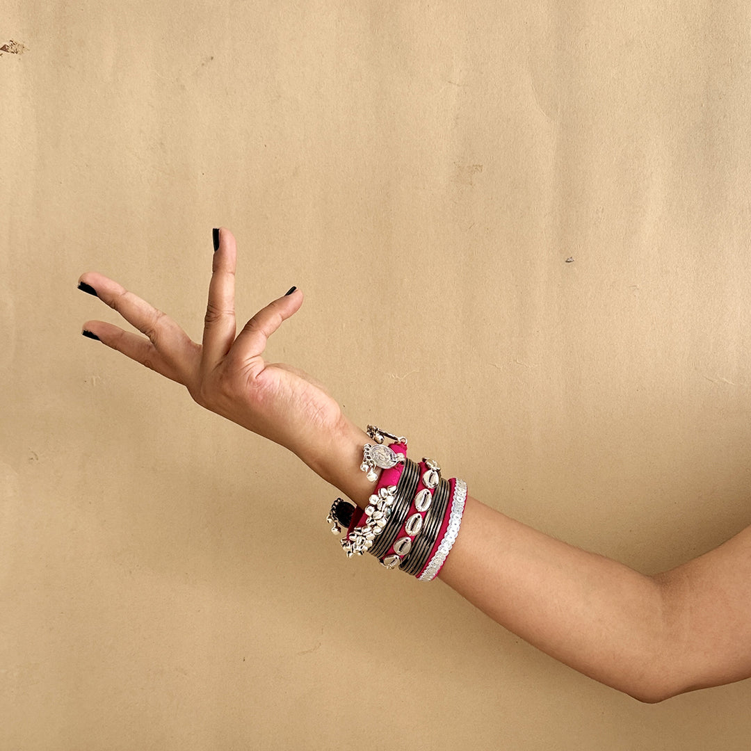 VEDA BANGLES SET